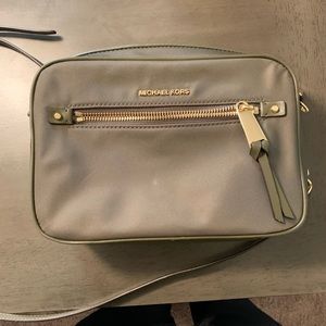 Michael Kors handbag, Over shoulder
